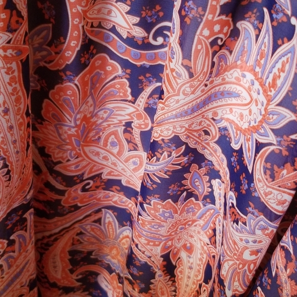 NWOT Beautiful shark bit hem dress. - Picture 2 of 2